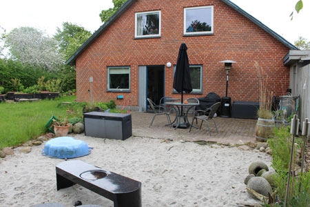 huset set fra havesiden